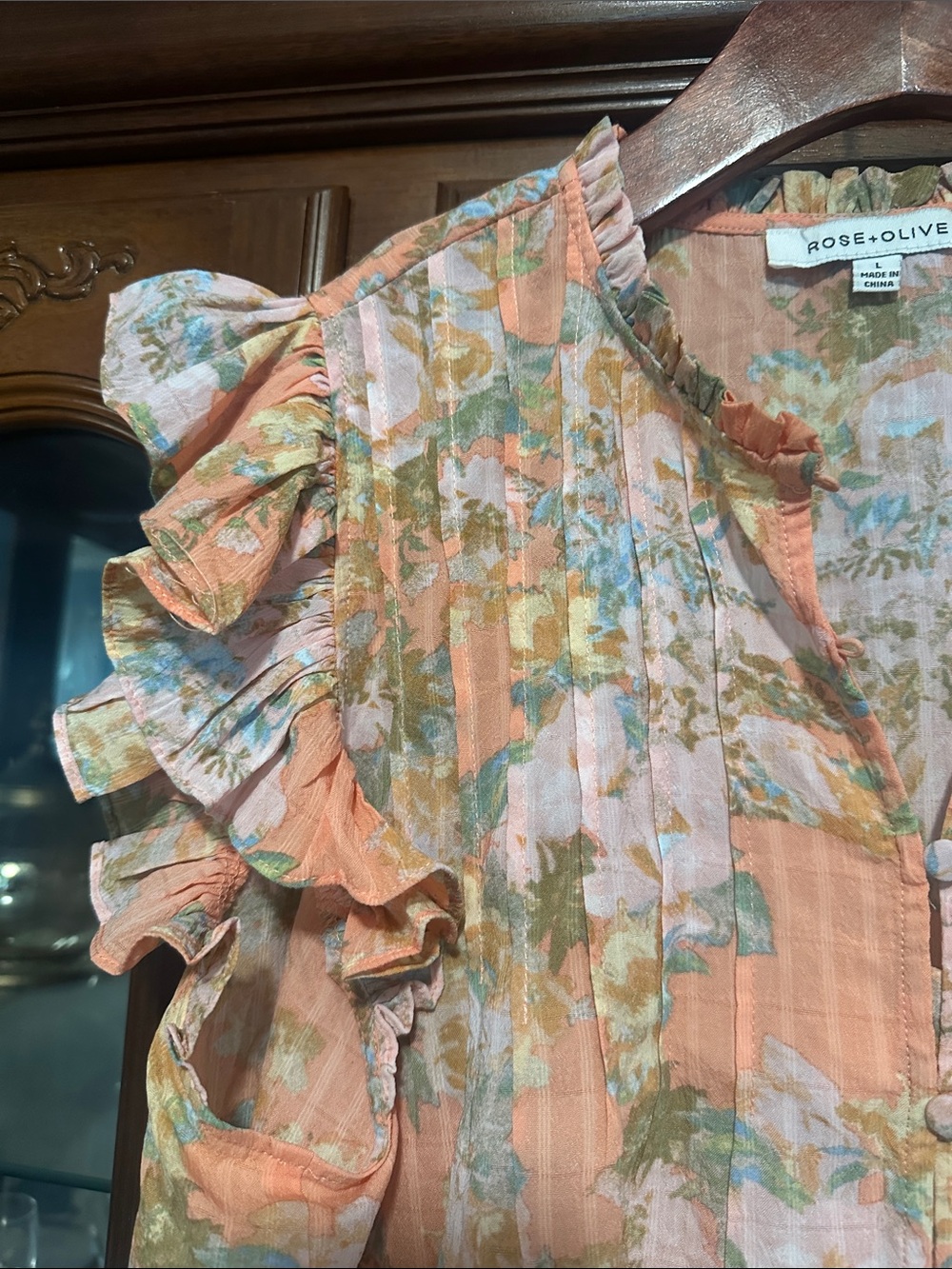 Rose & Olive Peach Floral Ruffle Sleeve Button-Front Blouse - Picture 4 of 5
